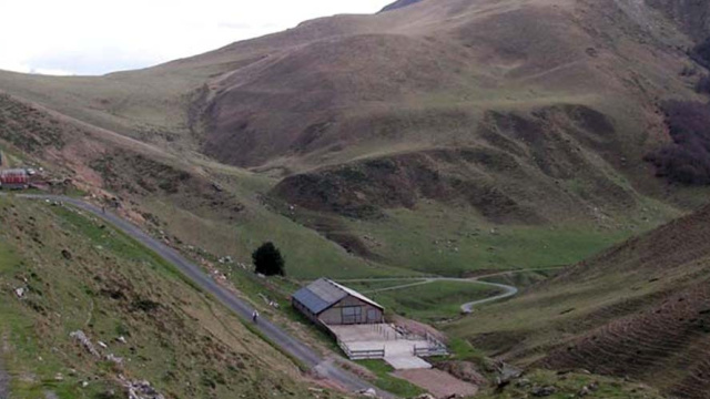 2. PETRILARRE