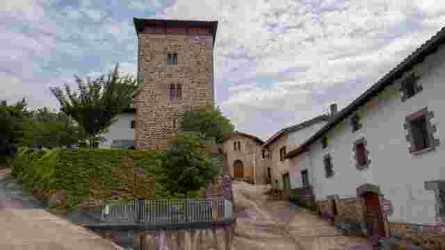 URIZ TOWER