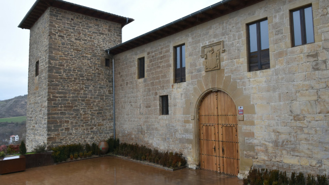 OLLOKI PALACE