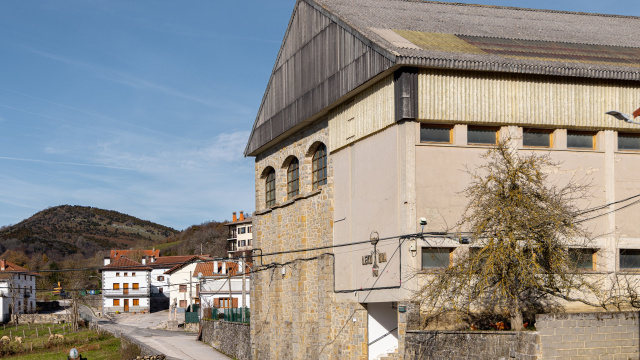 8. MEZKIRITZ - ESNOTZ
